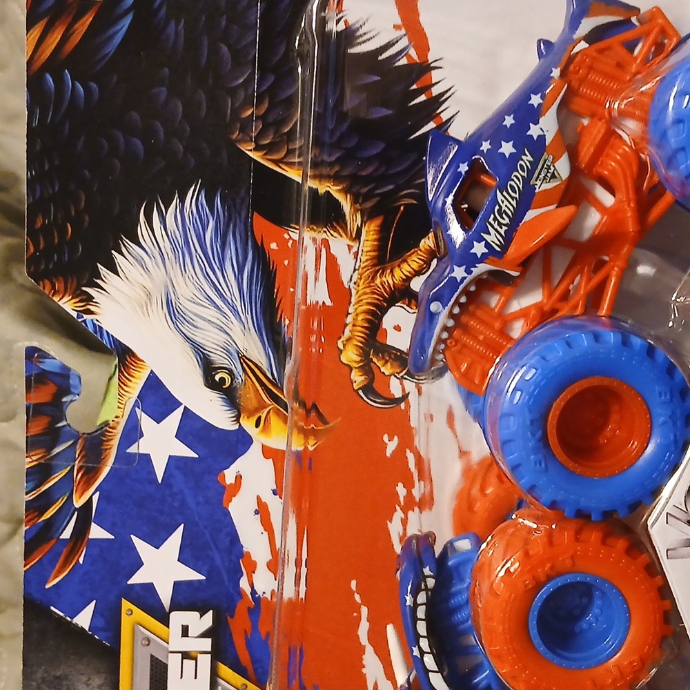 Monster JAM El Toro Loco vs Megalodon Toy Trucks STARS AND STRIPES - Picture 5 of 11